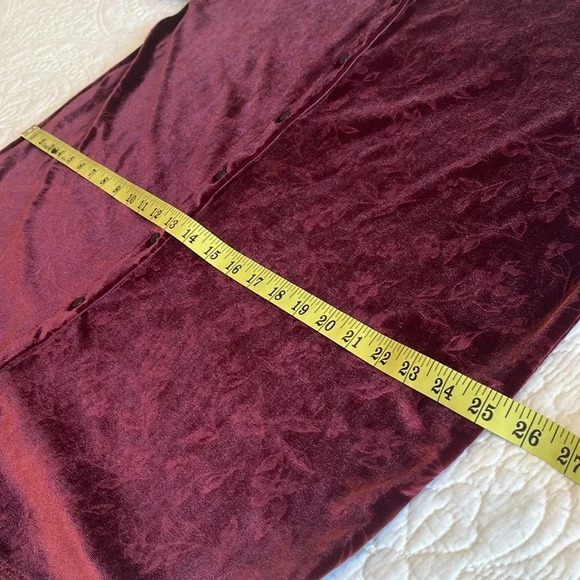 Velvety Top Women's 1X Flowy Long Button Front  Floral Tunic Wine Red Floral - Picture 10 of 17